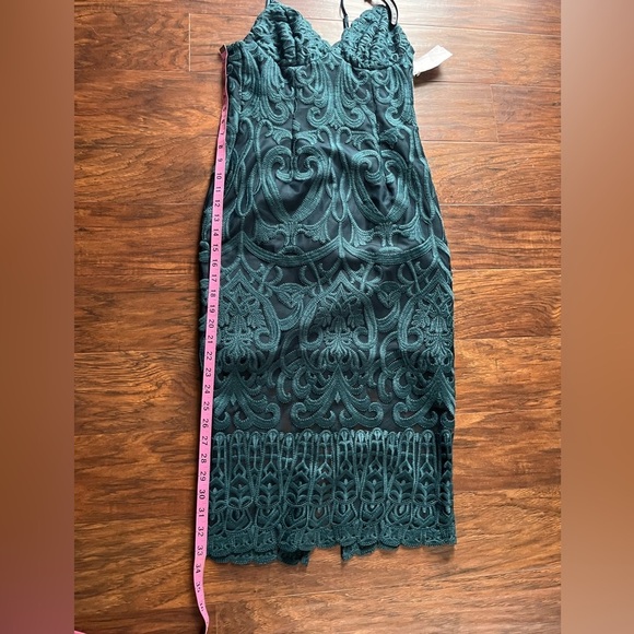 Bardot Gia Lace Midi Dress-NWT Size 4-Party/Holiday Dazzle - Picture 16 of 16